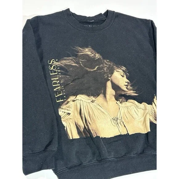 Taylor Swift Fearless Taylor’s Version Album Cover Crewneck Sweatshirt Sz Small - Picture 3 of 9